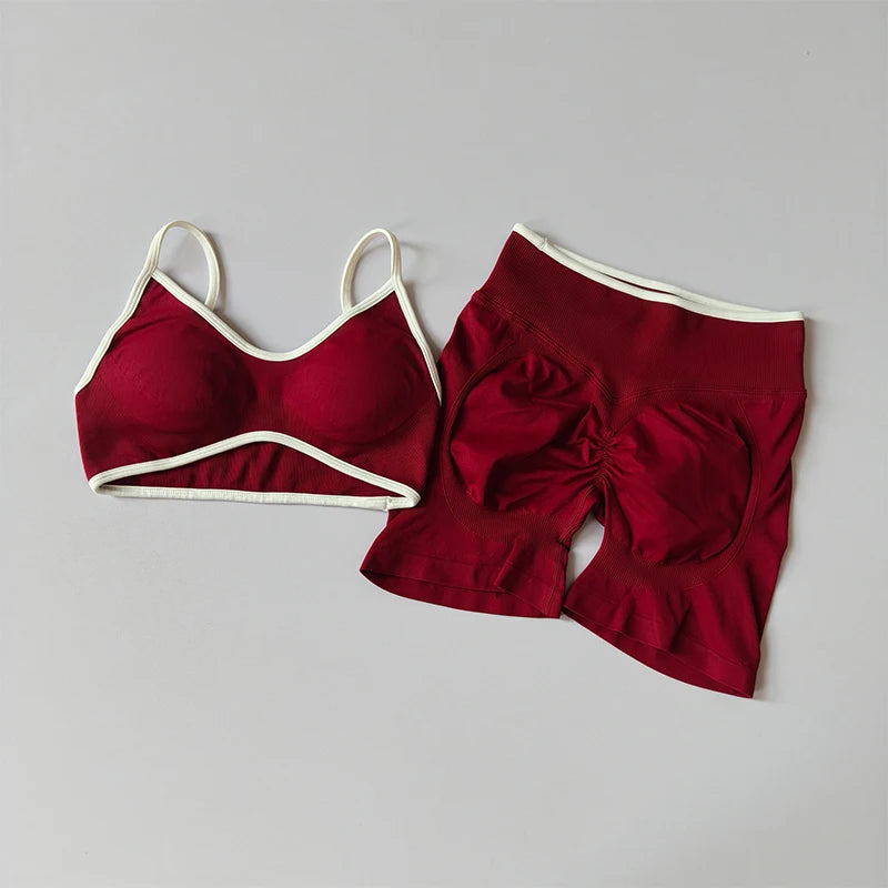 2PCS Yoga Suit Seamless with Chest Pad Tight Sports Bras and High Waist Shorts Outside Wear Running Exercise Fitness Yoga Set