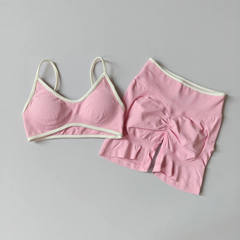 2PCS Yoga Suit Seamless with Chest Pad Tight Sports Bras and High Waist Shorts Outside Wear Running Exercise Fitness Yoga Set