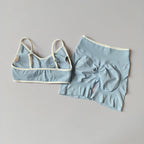 2PCS Yoga Suit Seamless with Chest Pad Tight Sports Bras and High Waist Shorts Outside Wear Running Exercise Fitness Yoga Set