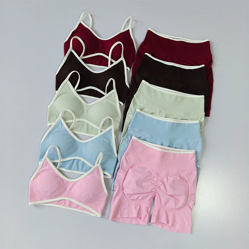 2PCS Yoga Suit Seamless with Chest Pad Tight Sports Bras and High Waist Shorts Outside Wear Running Exercise Fitness Yoga Set